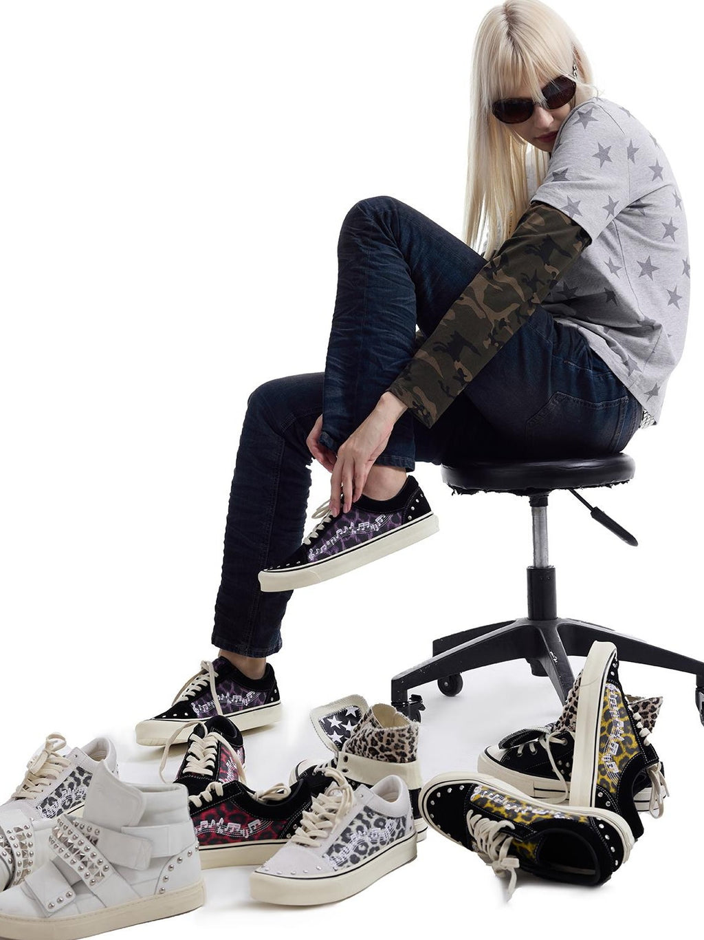 NumbAsia Leopard Print Musical Note Studded Suede Canvas Women's Low-top Sneakers
