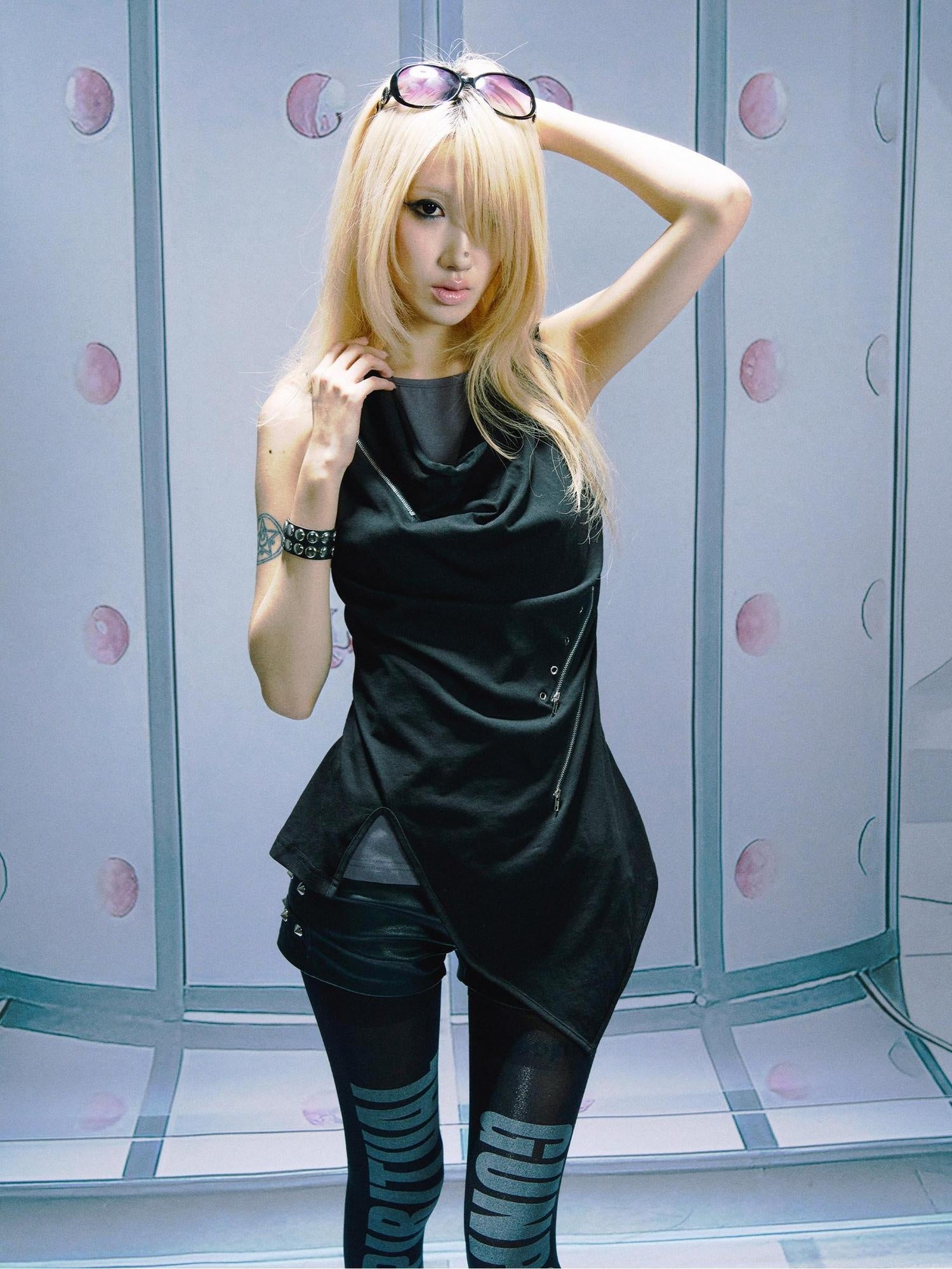 PAIKI 3D Metal Decor Slim Asymmetric Cowl Neck Unisex Black Geometric Tank Tops