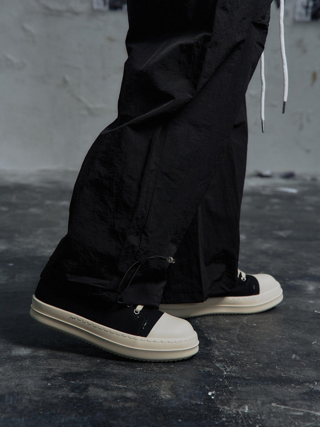 PAIKI Breathable Velvet Embroidered Mid Rise Drawstring Casual Youth Wide-Leg Pants