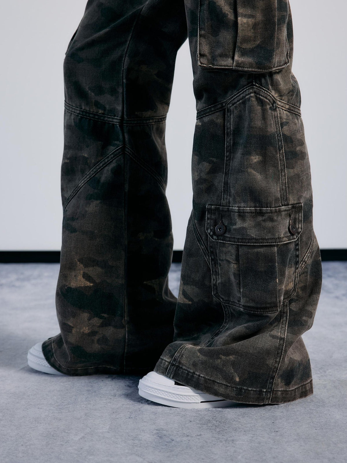 PAIKI Camouflage Washed Multi Panel Flare Women's Cotton Cargo Pants