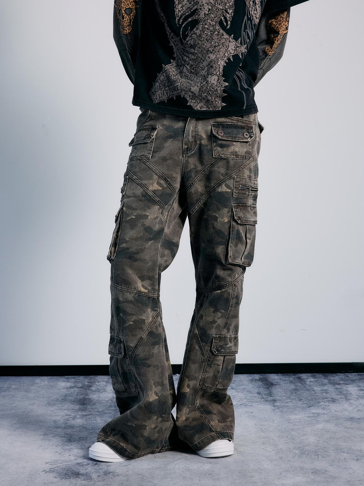 PAIKI Camouflage Washed Multi Panel Flare Women's Cotton Cargo Pants