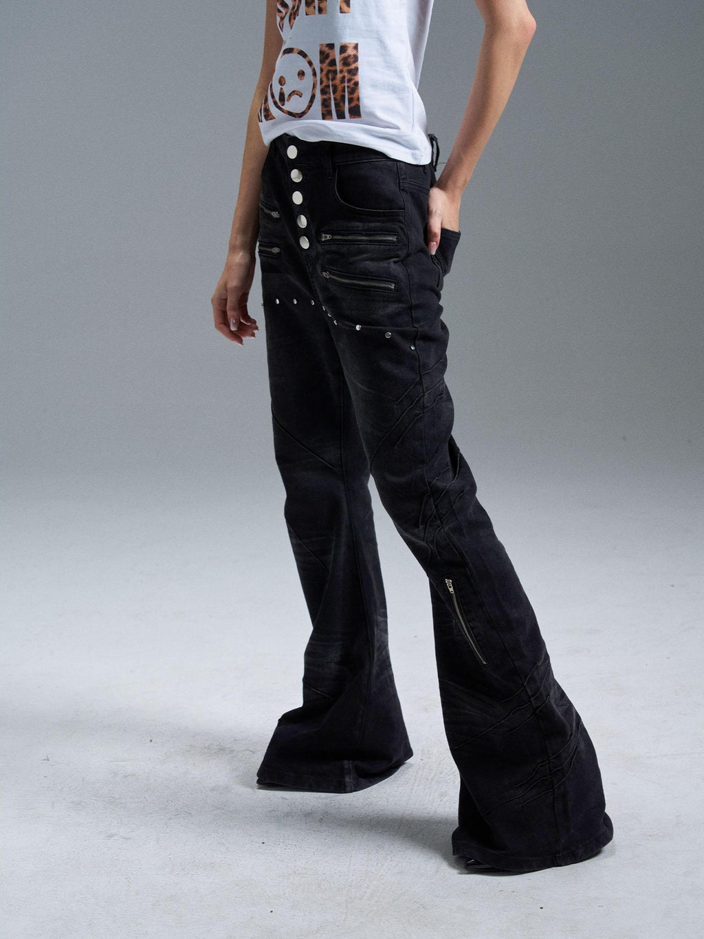 PAIKI Curved Blade Washed Zip Detail Women's Distressed Jeans