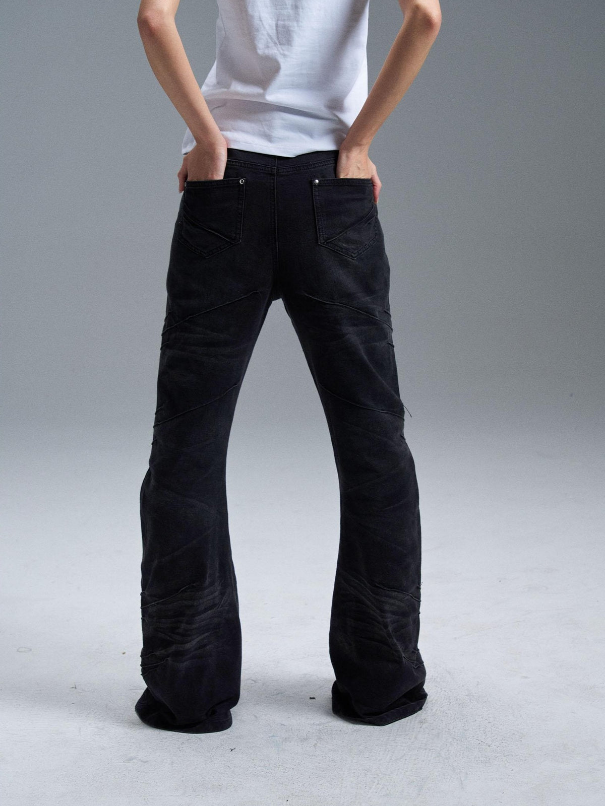 PAIKI Curved Blade Washed Zip Detail Women's Distressed Jeans