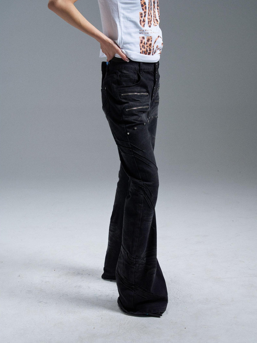 PAIKI Curved Blade Washed Zip Detail Women's Distressed Jeans