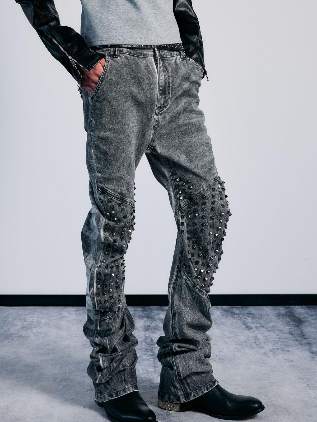PAIKI Distressed Studded Washed Low Rise Women's Cotton Slim Jeans