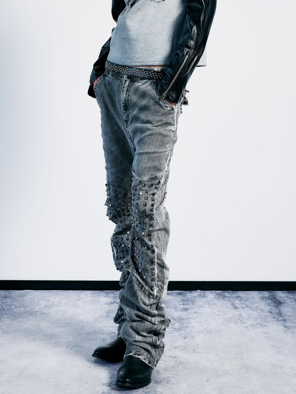 PAIKI Distressed Studded Washed Low Rise Women's Cotton Slim Jeans