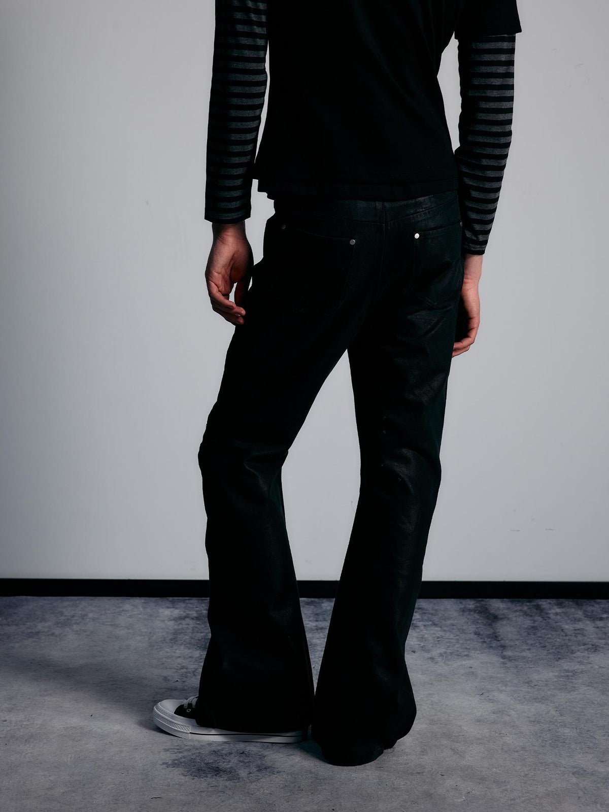 PAIKI Geometric Rivet Coated High Waist Women's Slim Fit Bootcut Jeans