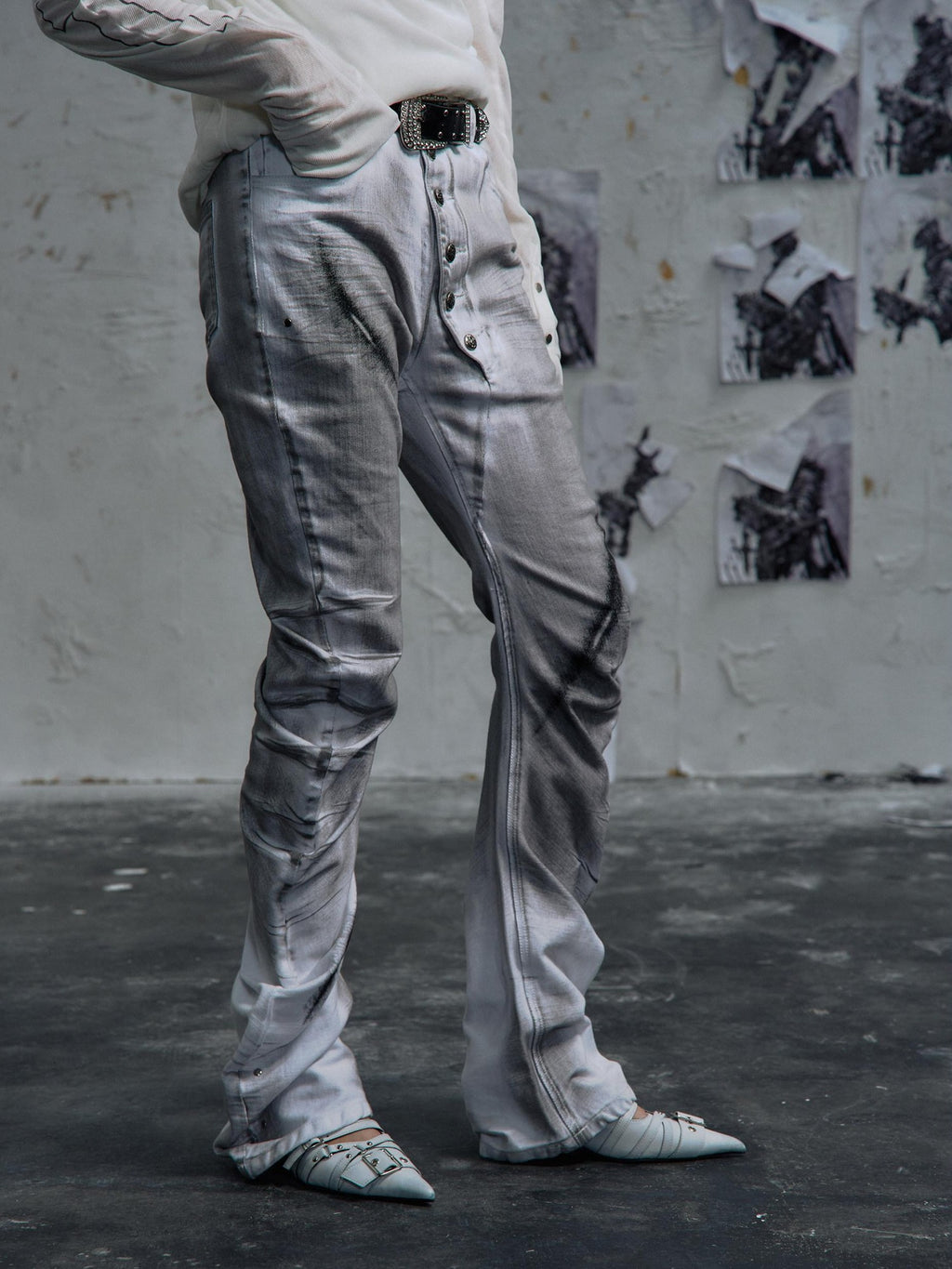 PAIKI High Stretch Studded Washed Low Rise Loose White Denim Zip Fly Straight Jeans