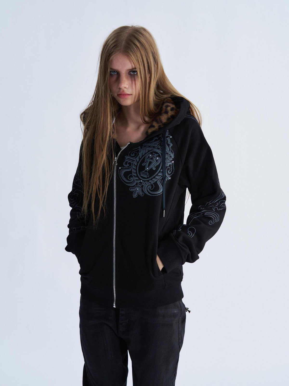 PAIKI Leopard Print Rhinestone Graphic Women's Cotton Zip-up Hoodies