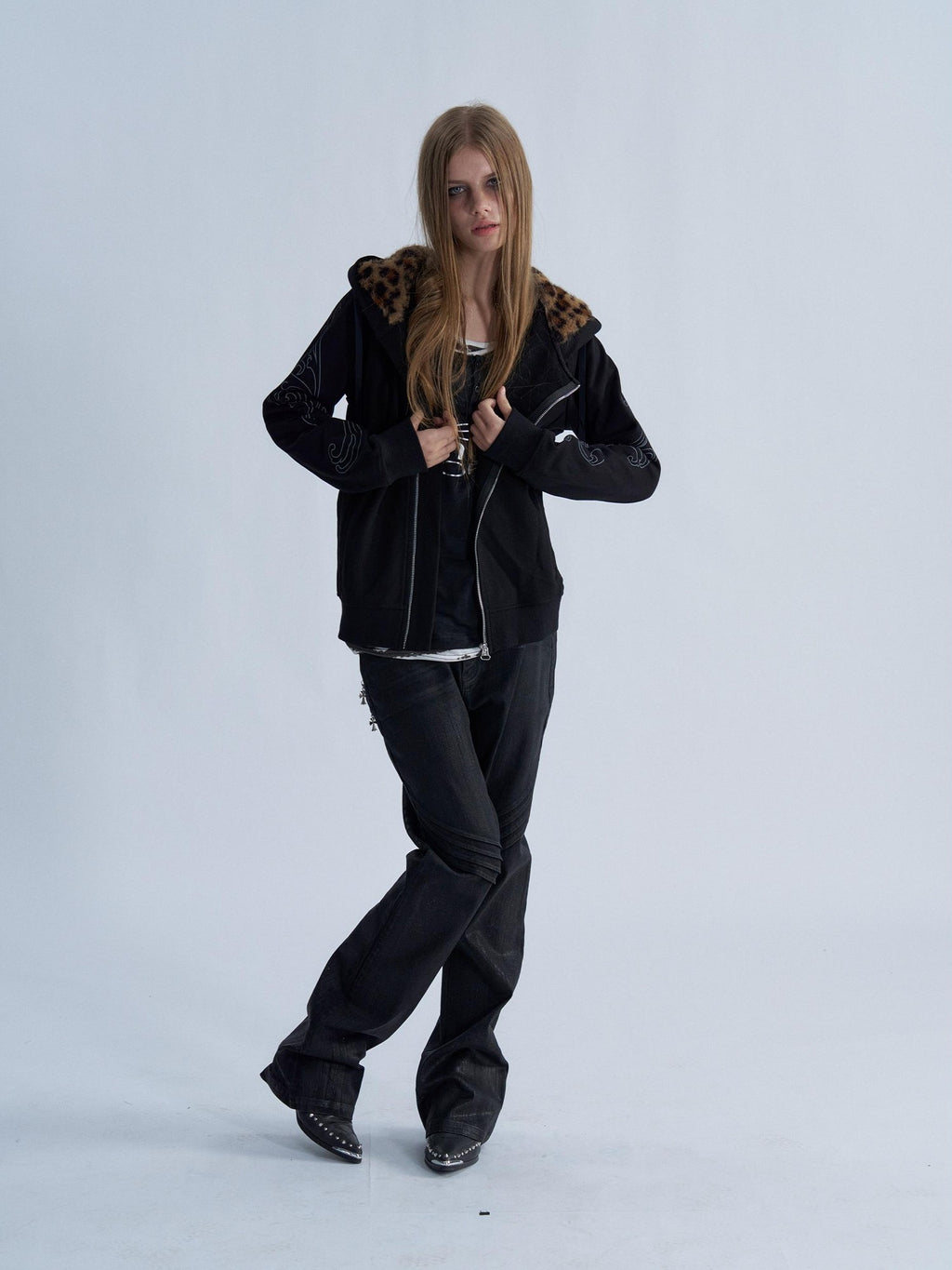 PAIKI Leopard Print Rhinestone Graphic Women's Cotton Zip-up Hoodies