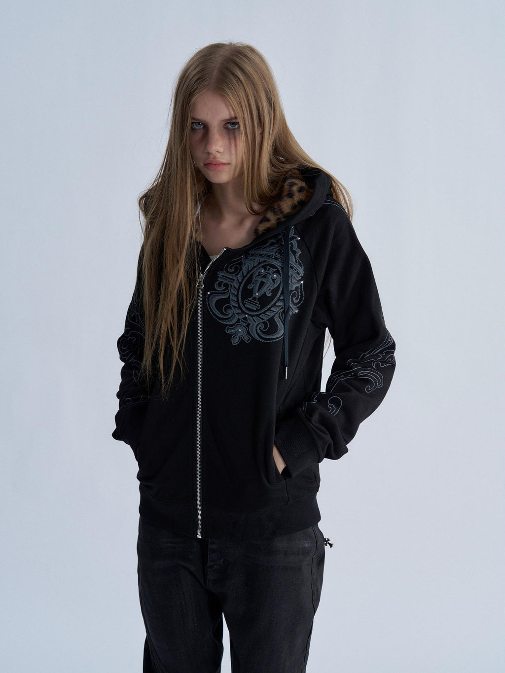 PAIKI Leopard Print Rhinestone Graphic Women's Cotton Zip-up Hoodies