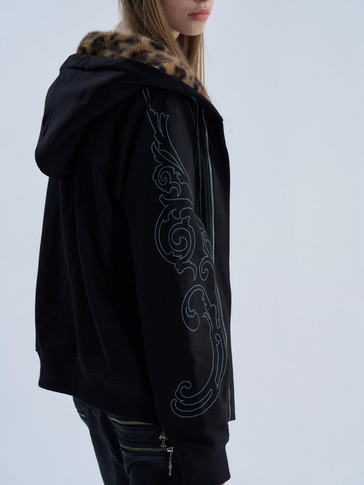 PAIKI Leopard Print Rhinestone Graphic Women's Cotton Zip-up Hoodies