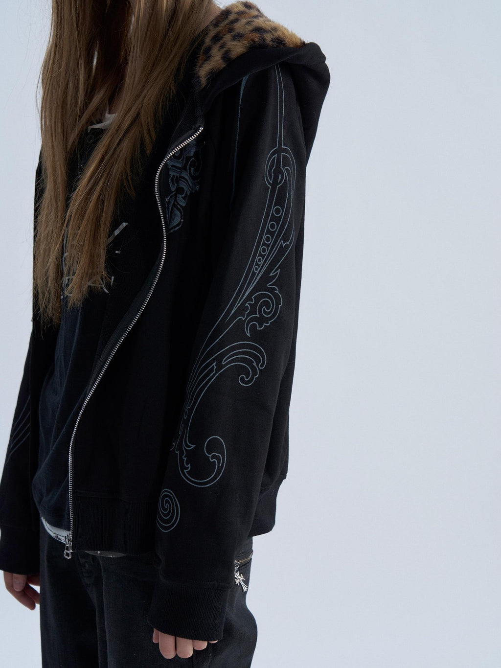 PAIKI Leopard Print Rhinestone Graphic Women's Cotton Zip-up Hoodies