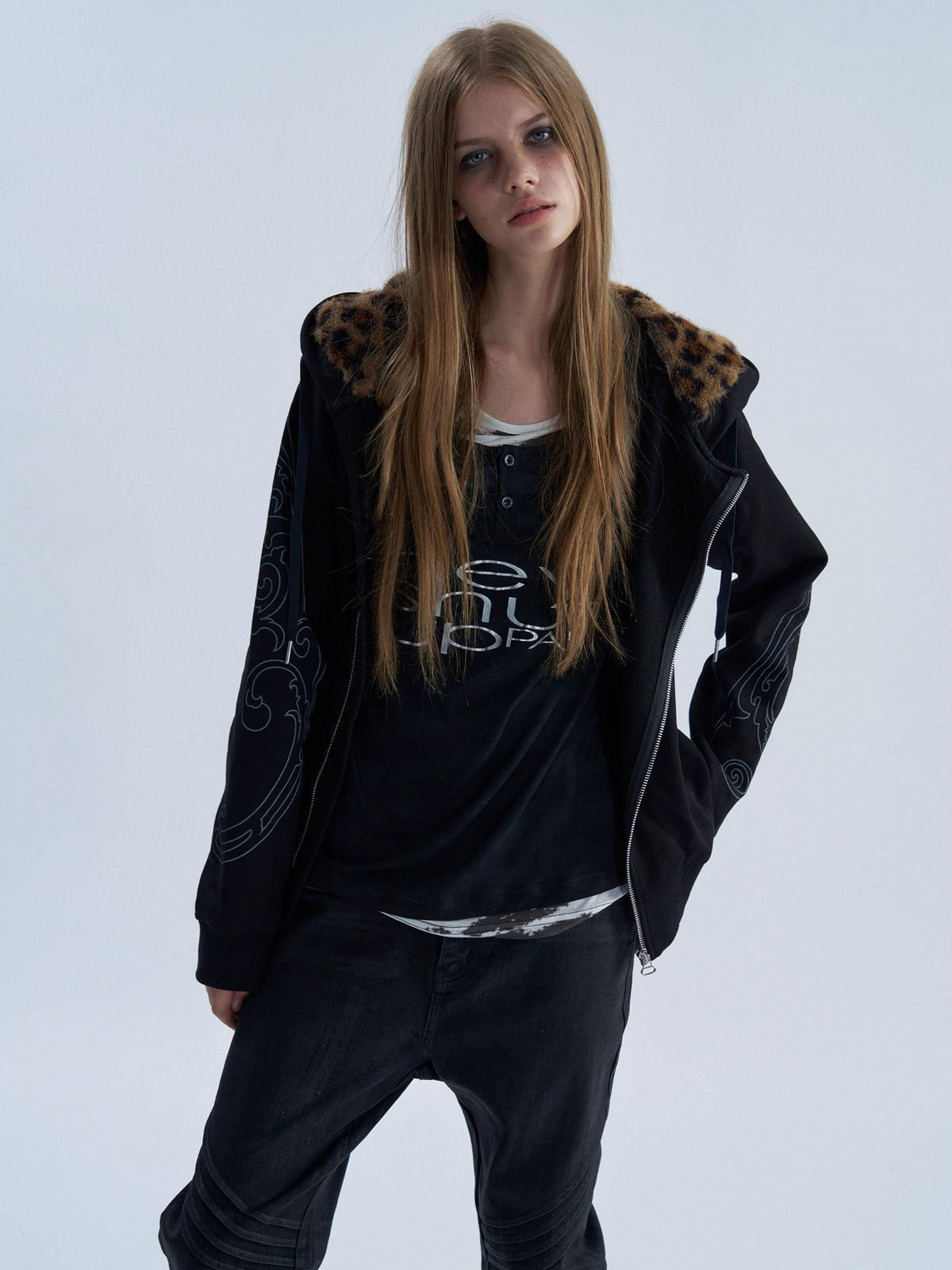 PAIKI Leopard Print Rhinestone Graphic Women's Cotton Zip-up Hoodies
