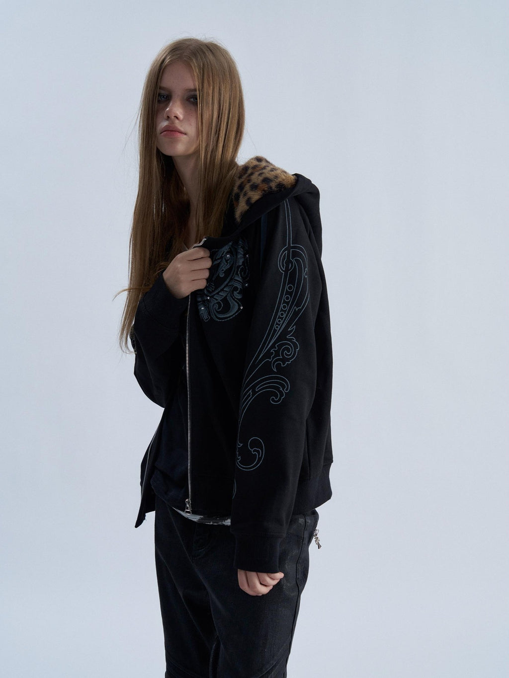 PAIKI Leopard Print Rhinestone Graphic Women's Cotton Zip-up Hoodies