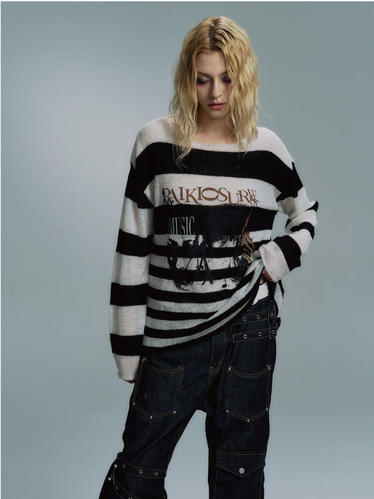 PAIKI Minimal Commuter Letter Print Black White Stripes Unisex Knit Sweaters