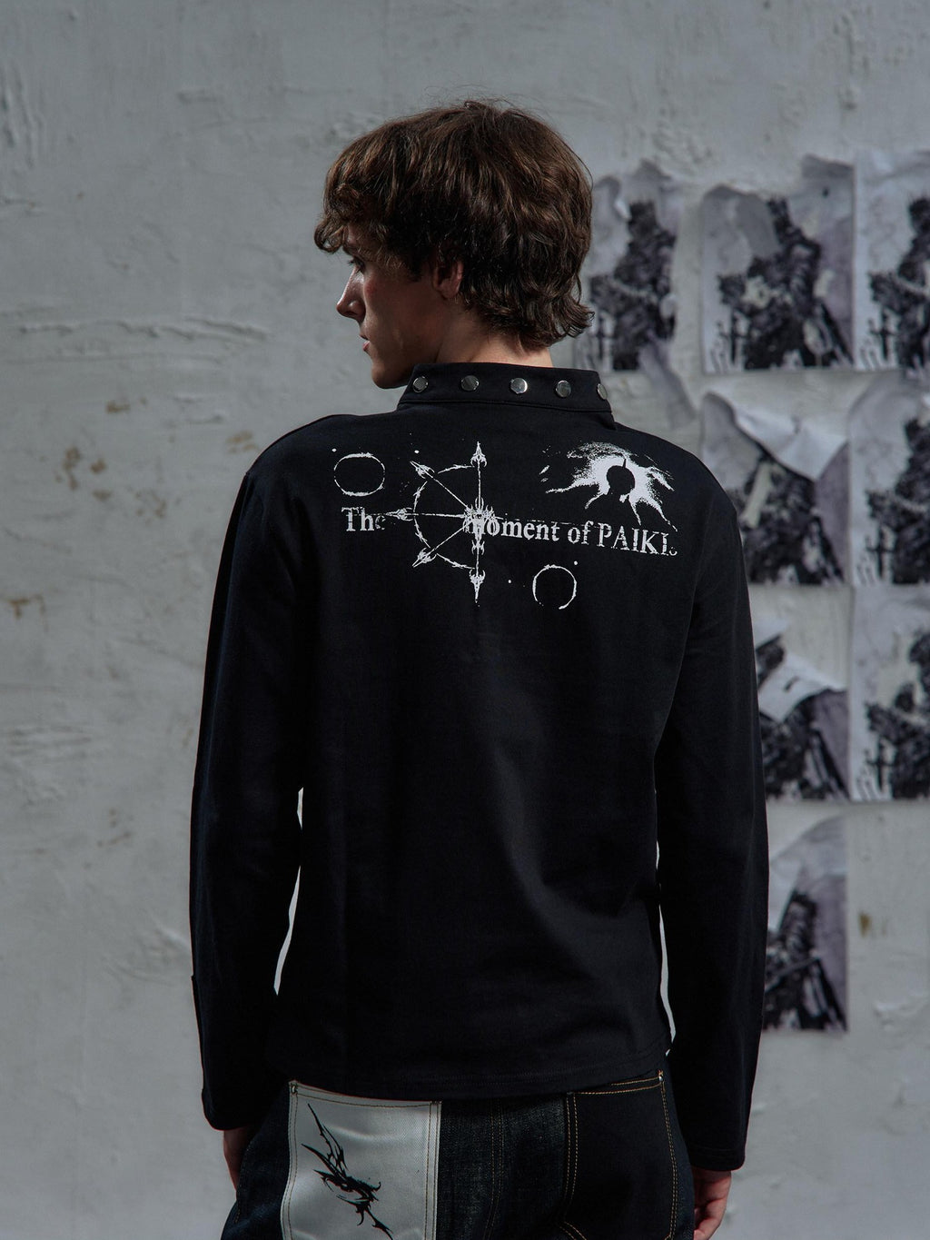 PAIKI Non Deforming Embossed Print Loose Fit V-neck Unisex Pullover Sweatshirts