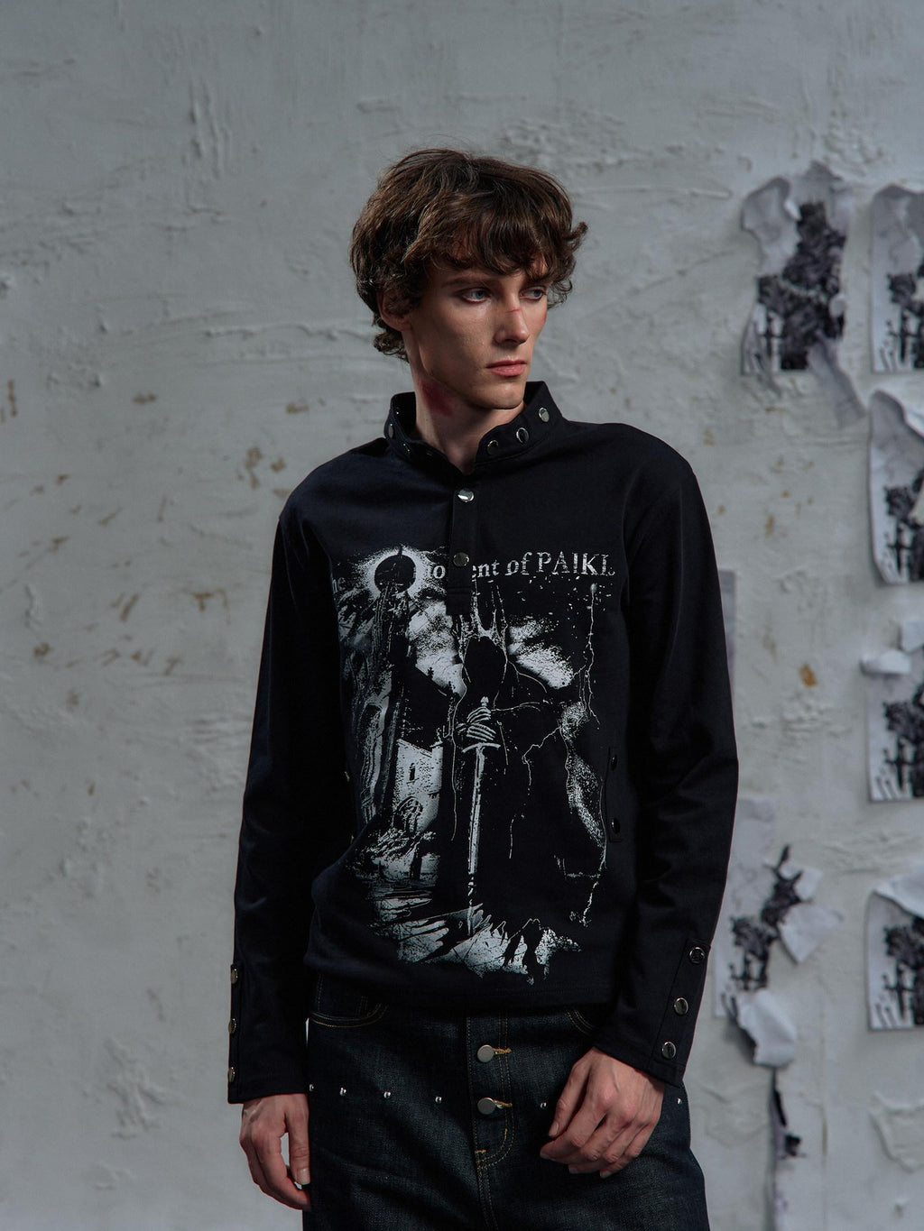 PAIKI Non Deforming Embossed Print Loose Fit V-neck Unisex Pullover Sweatshirts