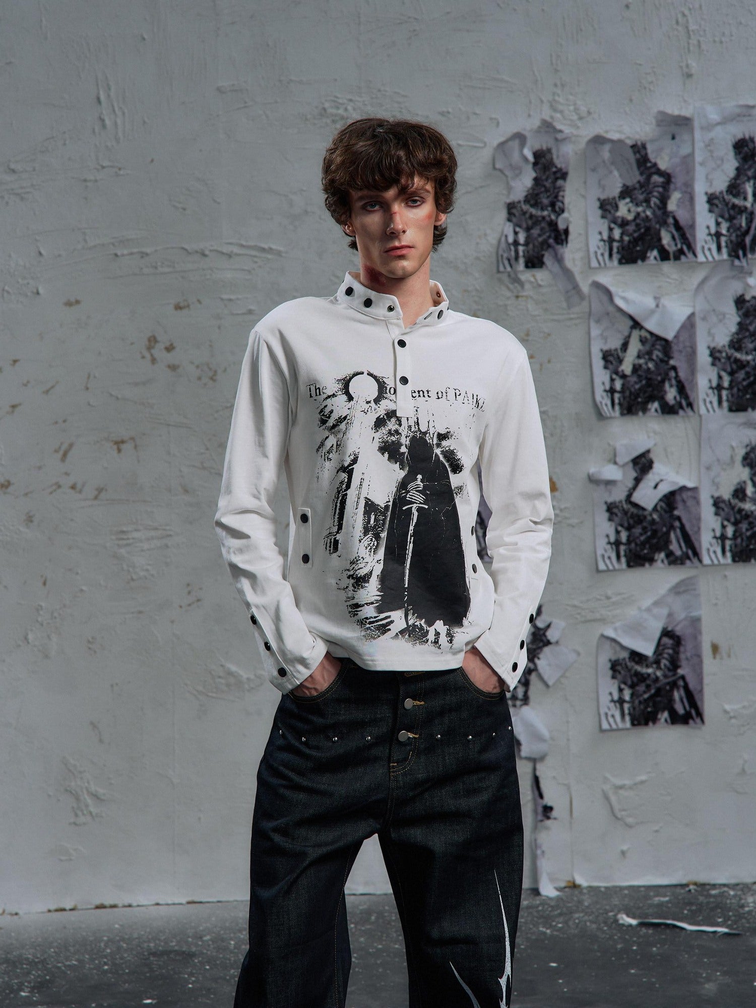PAIKI Non Deforming Embossed Print Loose Fit V-neck Unisex Pullover Sweatshirts