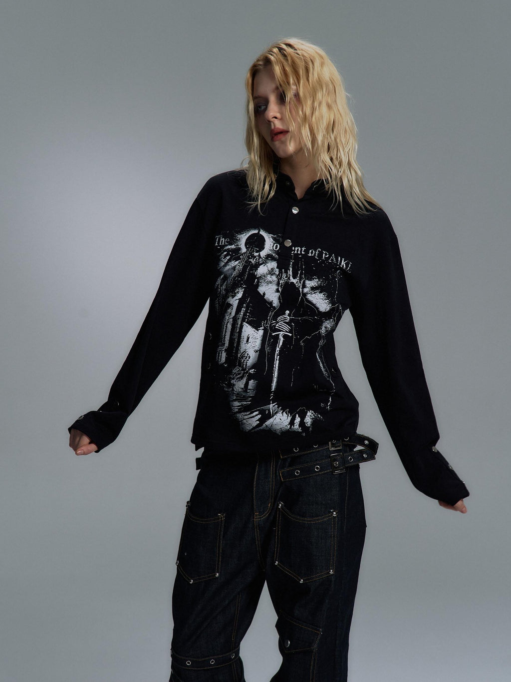 PAIKI Non Deforming Embossed Print Loose Fit V-neck Unisex Pullover Sweatshirts