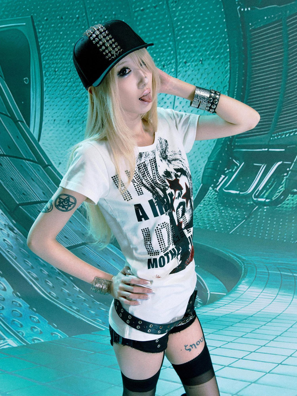 PAIKI Rhinestone Abstract Print Slim Fit Unisex Sorona Crew Neck Short Sleeve T-Shirts