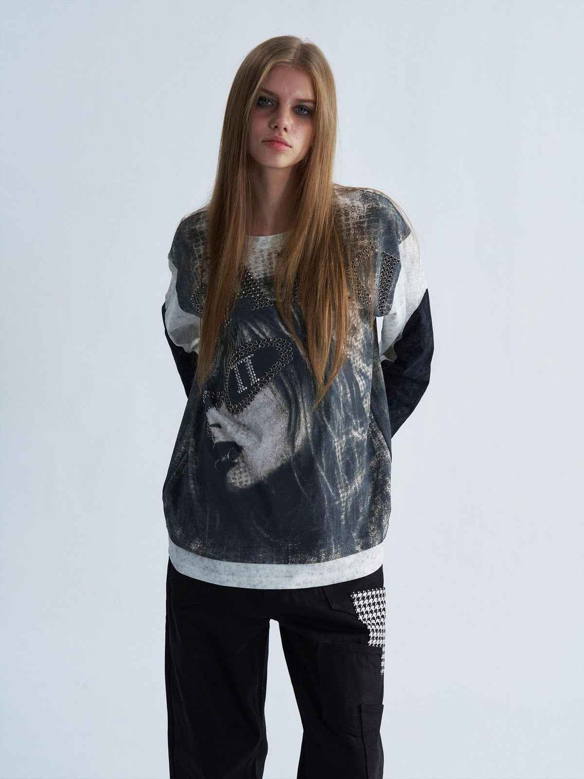 PAIKI Rhinestone Portrait Print Vintage Loose Women's Cotton Crewneck Sweatshirts