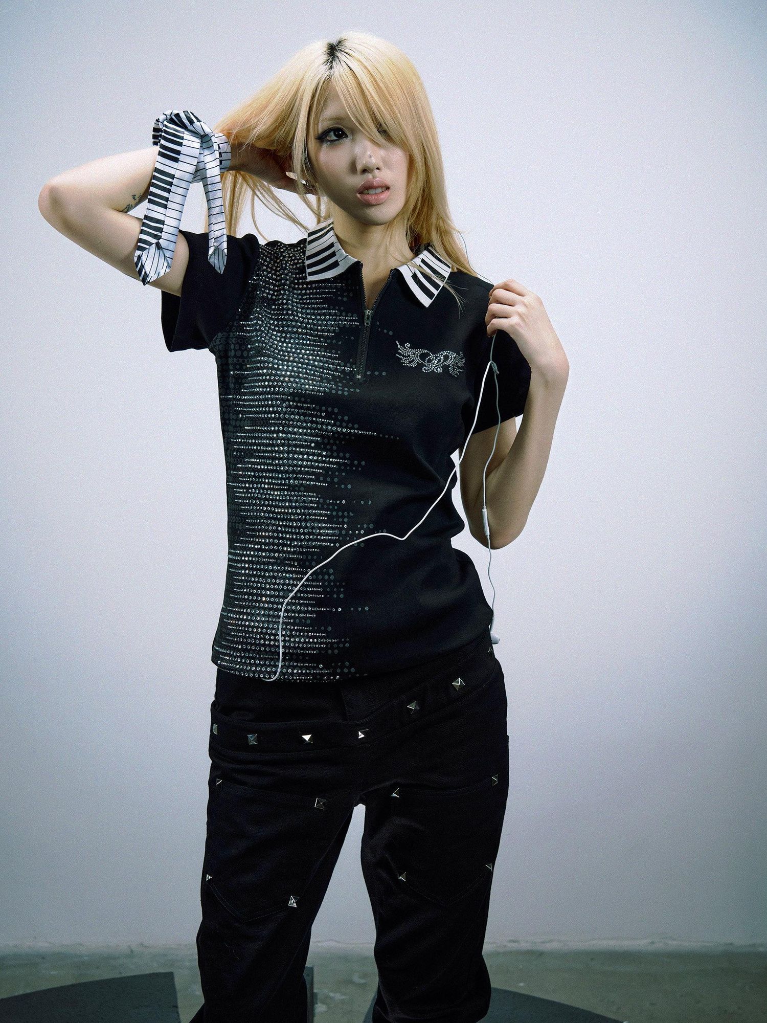 PAIKI Rhinestone Print Zipper Polo Collar Unisex Sorona Black Short Sleeve T-Shirts