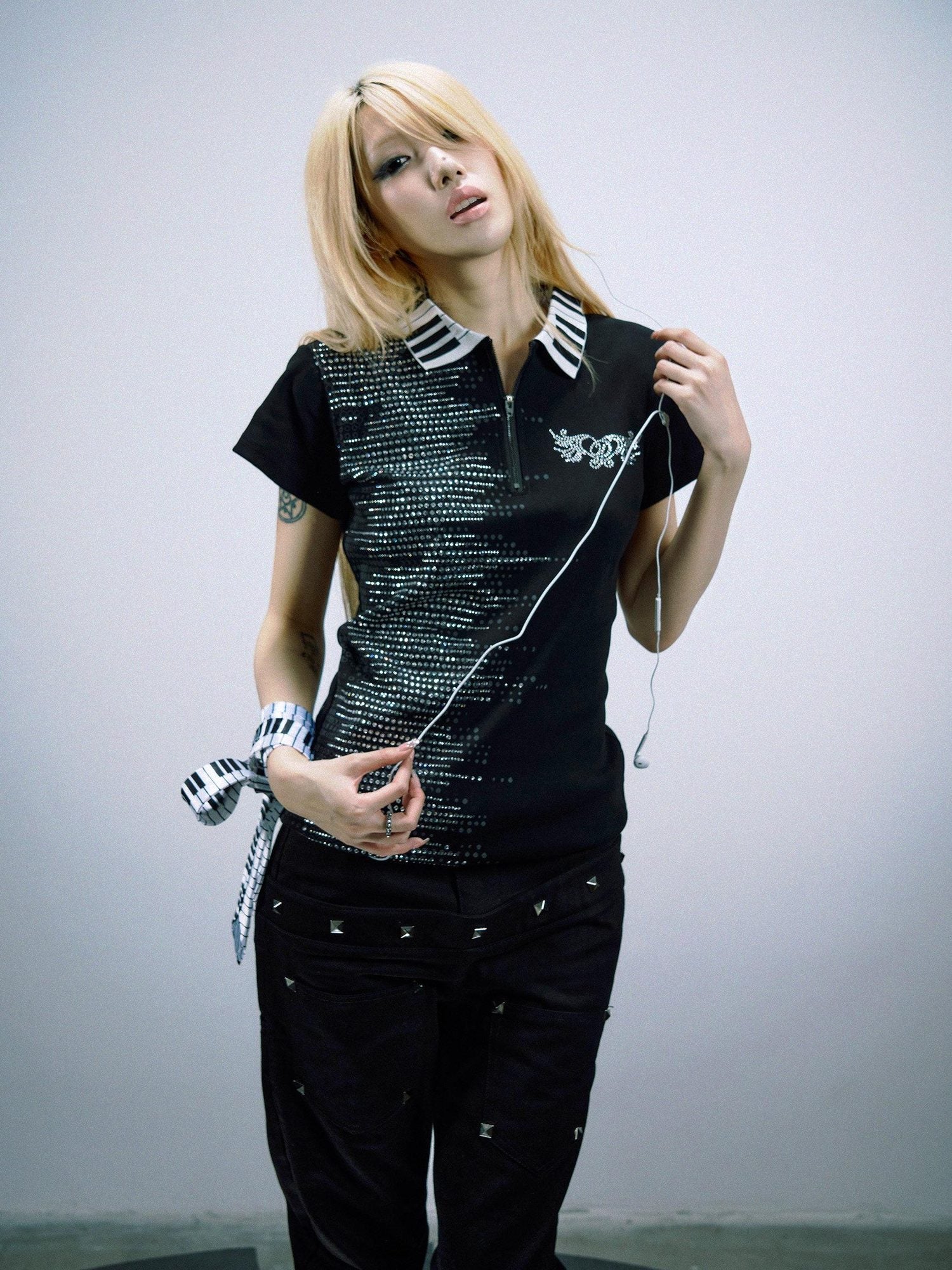 PAIKI Rhinestone Print Zipper Polo Collar Unisex Sorona Black Short Sleeve T-Shirts