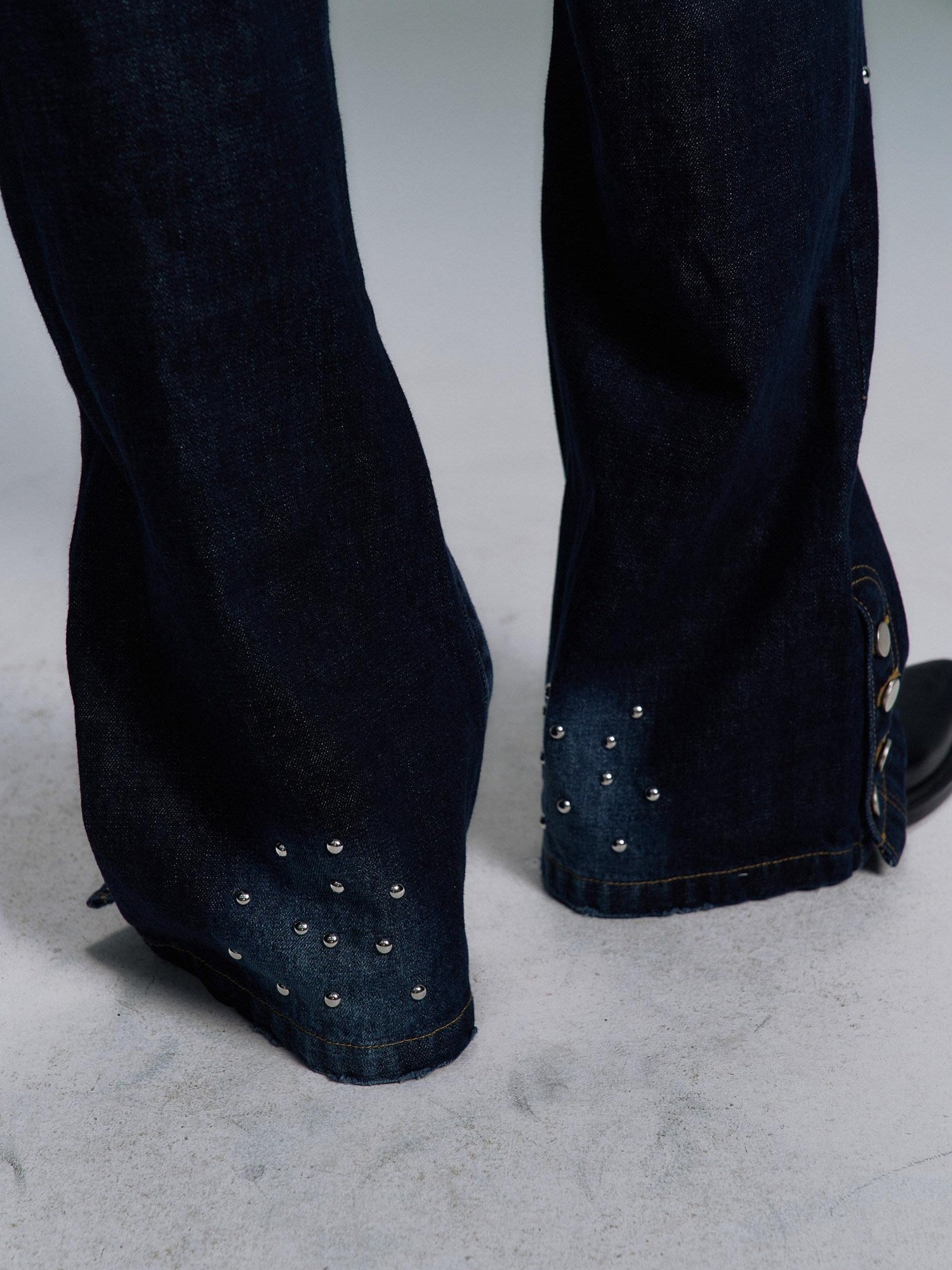 PAIKI Ripped Studded Washed Mid Rise Loose Plaid Casual Mens Blue Denim Flare Jeans