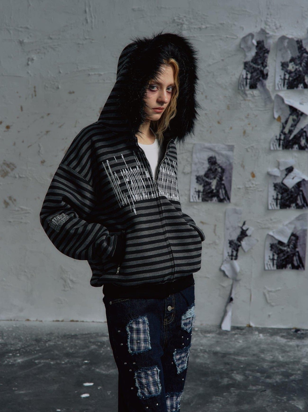 PAIKI Shape Retaining Slim Fit Zip Hooded Casual Men Letter Print Black Hoodies