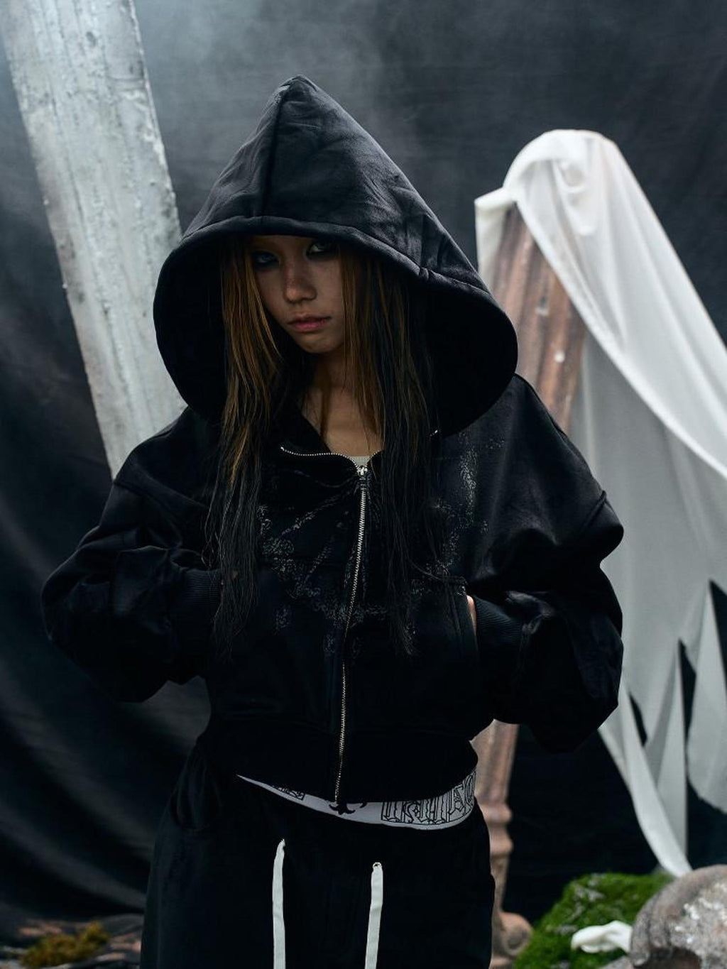 PAIKI Shape Retention Loose Embossed Geometric Zip Unisex Black Velvet Hoodies