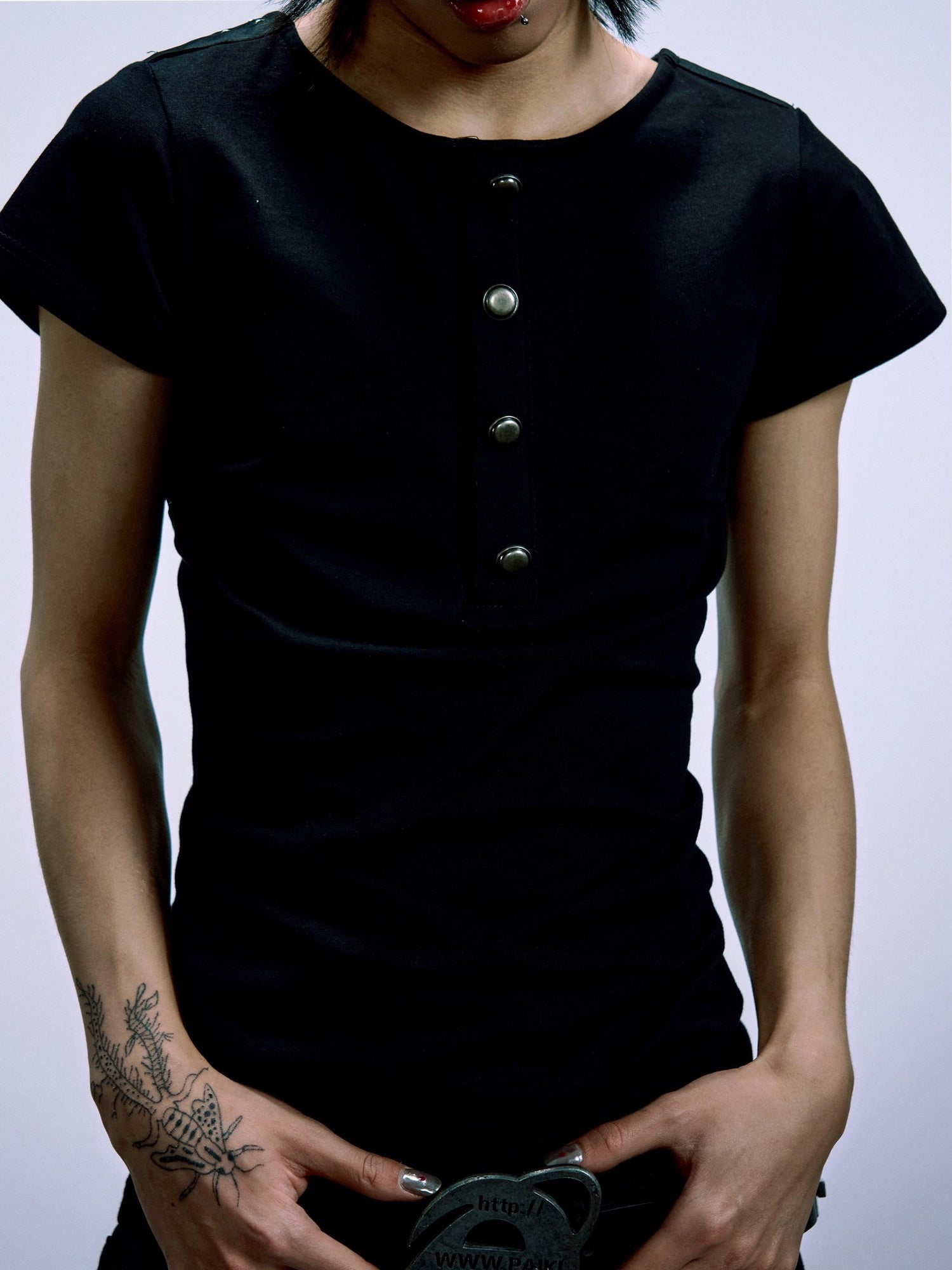 PAIKI Sorona Cotton Studded Slim Punk Henley Cross Unisex Black Short Sleeve T-Shirts
