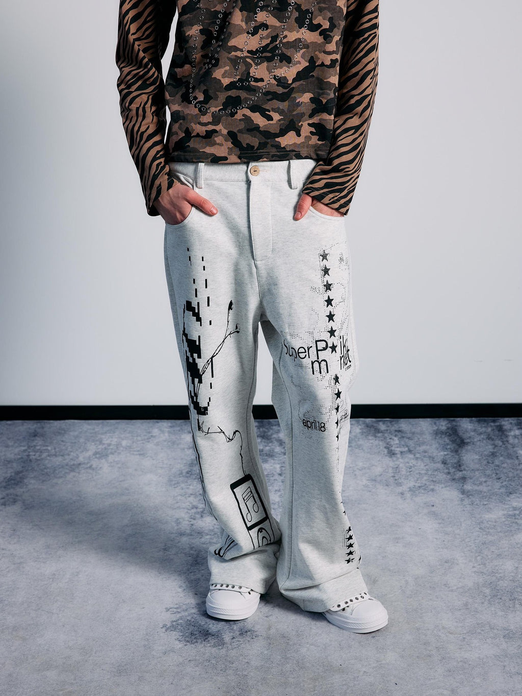 PAIKI Star Print Flared Loose Fit Cotton Women's Sweatpants