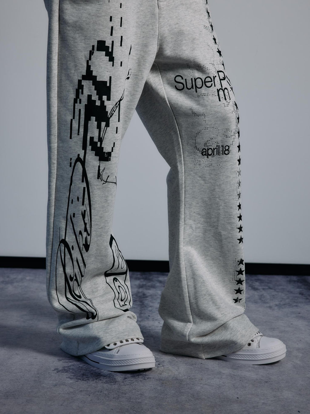 PAIKI Star Print Flared Loose Fit Cotton Women's Sweatpants