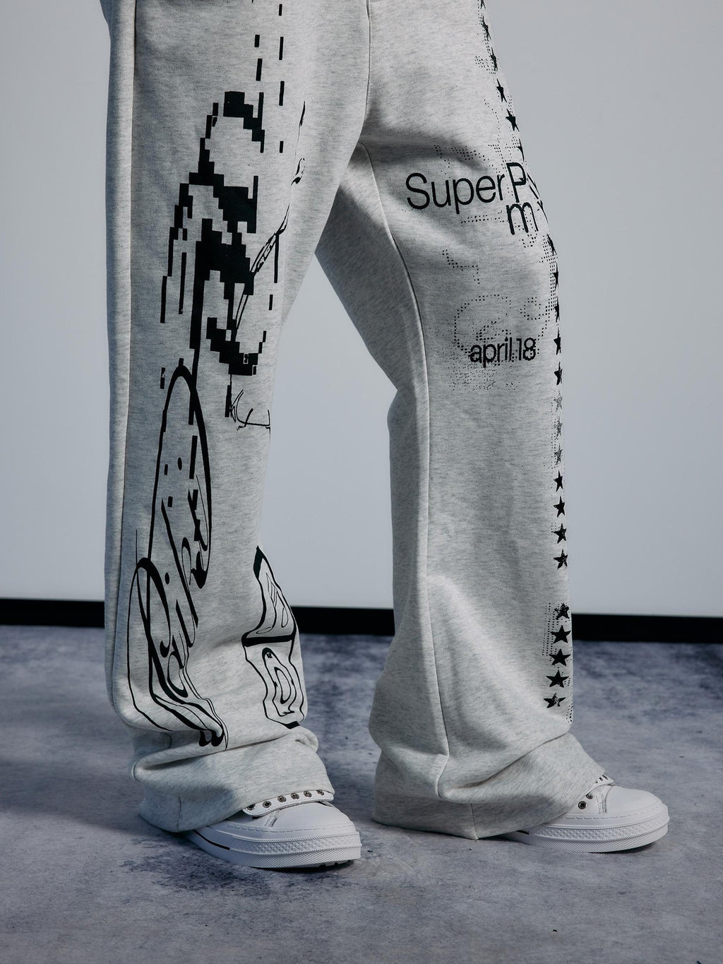 PAIKI Star Print Flared Loose Fit Cotton Women's Sweatpants