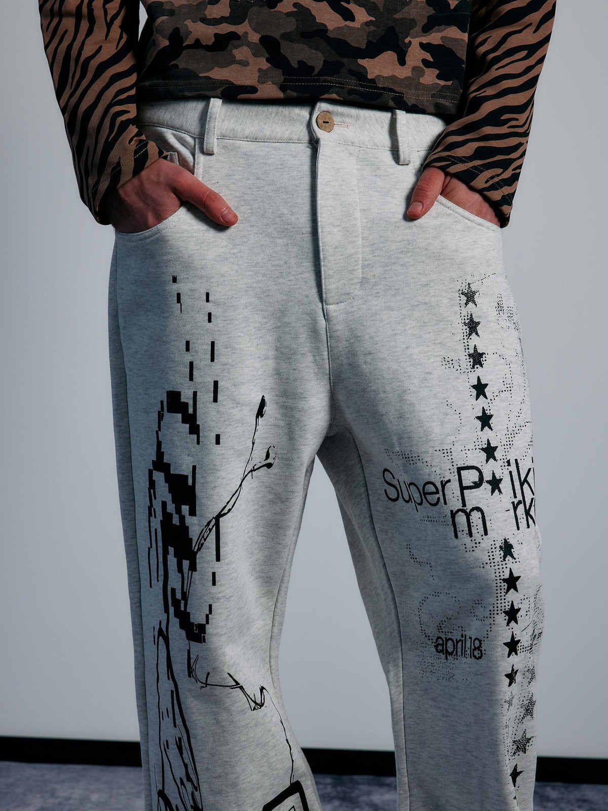 PAIKI Star Print Flared Loose Fit Cotton Women's Sweatpants