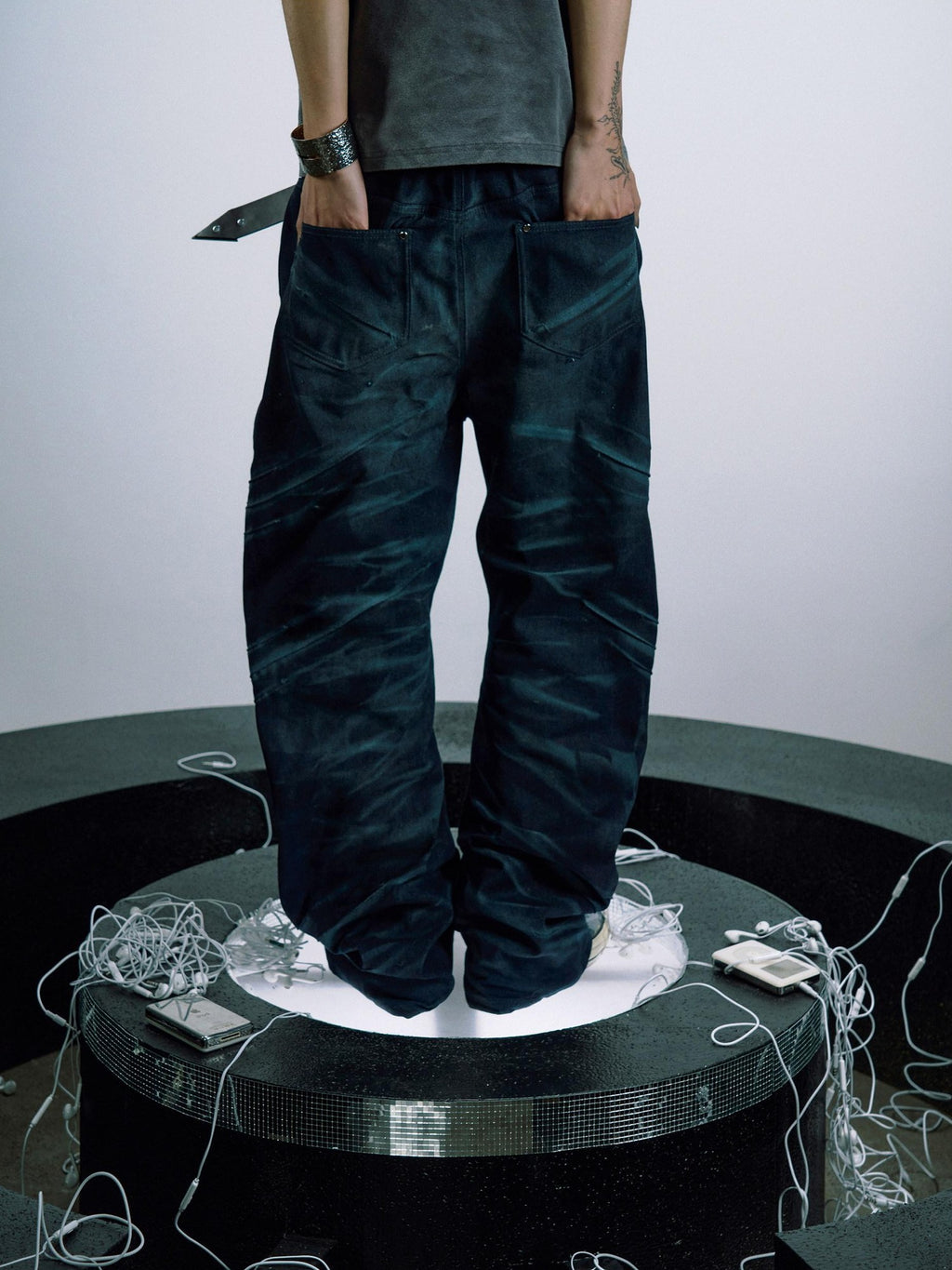 PAIKI Washed Cotton Denim With Metal Zipper Mid Rise Loose Fit Unisex Straight Jeans
