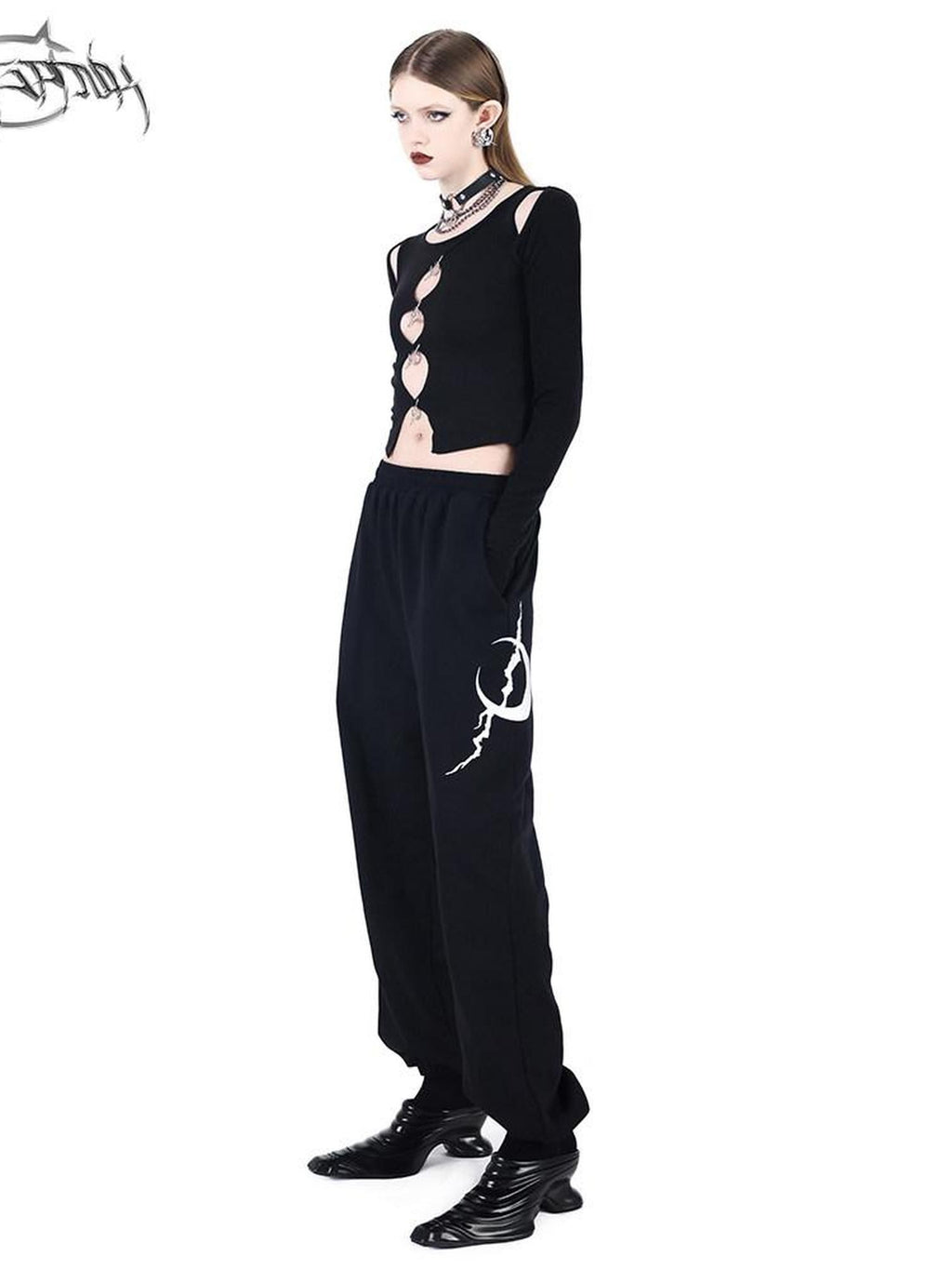 PINKSPINK Black Cutout Pendant Buttoned Cropped Women's Acrylic Long Sleeve T-shirts