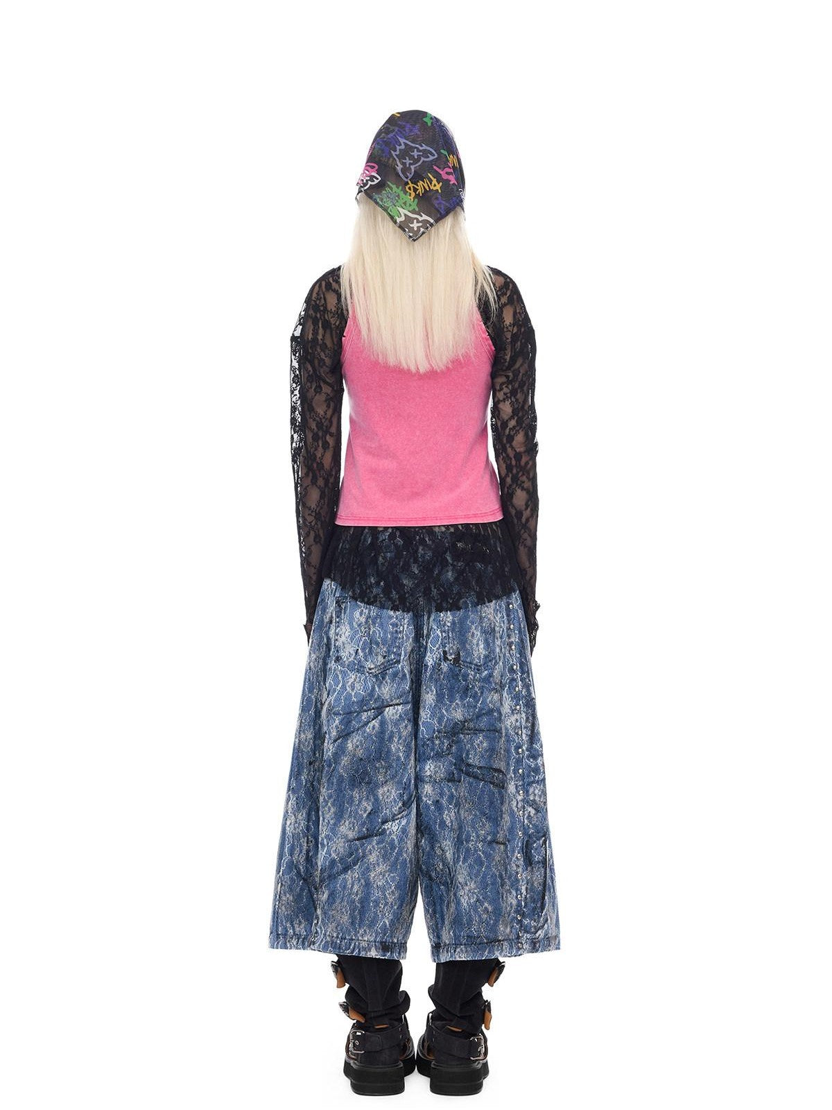 PINKSPINK Paint Splatter Rivet Lace Embroidered Coated Women's Cotton Cropped Jeans
