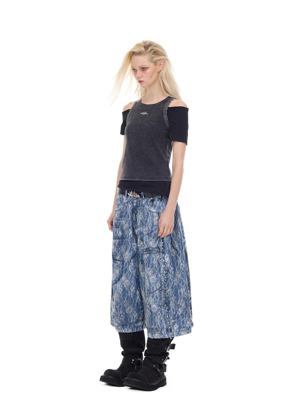 PINKSPINK Paint Splatter Rivet Lace Embroidered Coated Women's Cotton Cropped Jeans