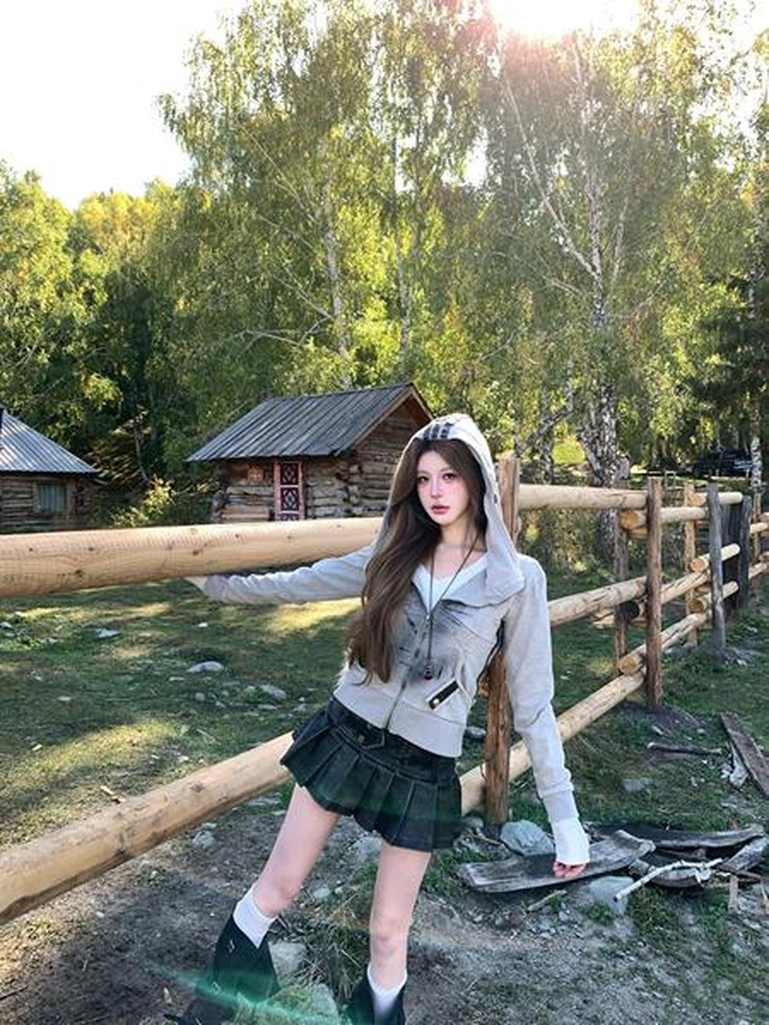 PoopyLii Cropped Logo Print Hooded Side Pockets Slim Women's Terry Zip-up Hoodies