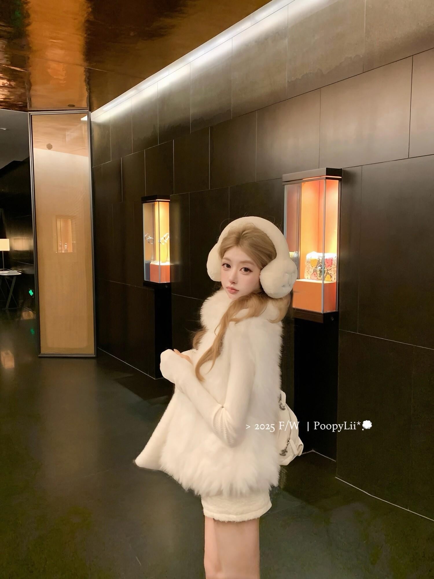 PoopyLii Light Pink Seamed Stripe Stand Collar Slimming Loose Fit Women's Fox Fur Vests