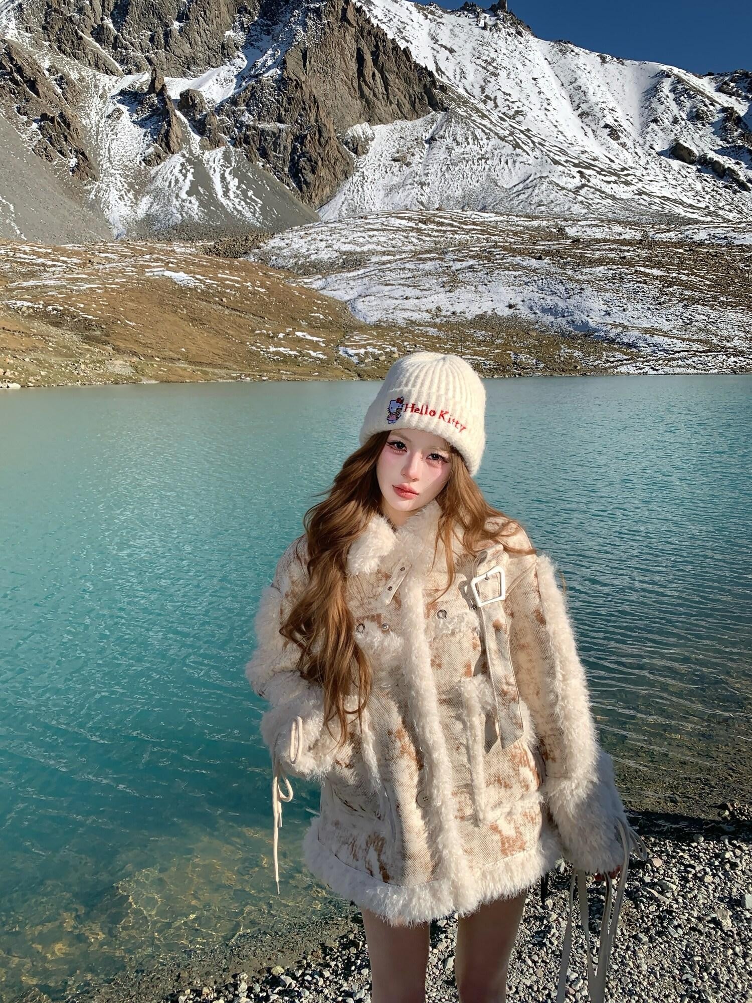 PoopyLii Nordic Snow Millennial Women's Faux Shearling Faux Fur Coats