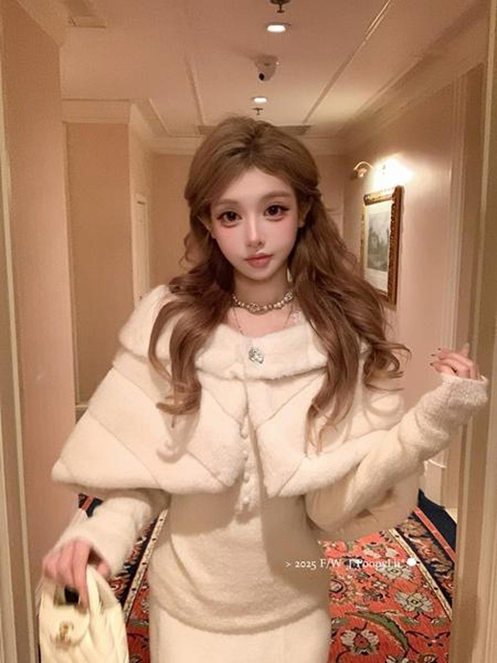 PoopyLii Short Off Shoulder Buttoned Cape Women's Faux Fur Boleros & Shrugs