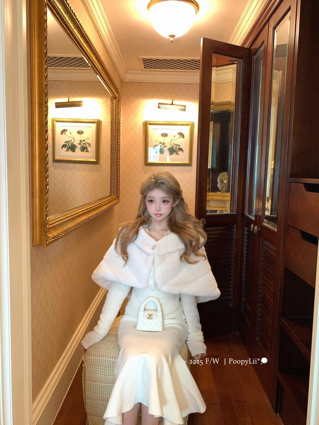 PoopyLii Short Off Shoulder Buttoned Cape Women's Faux Fur Boleros & Shrugs