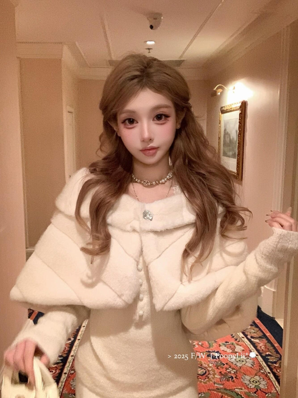 PoopyLii Short Off Shoulder Buttoned Cape Women's Faux Fur Boleros & Shrugs