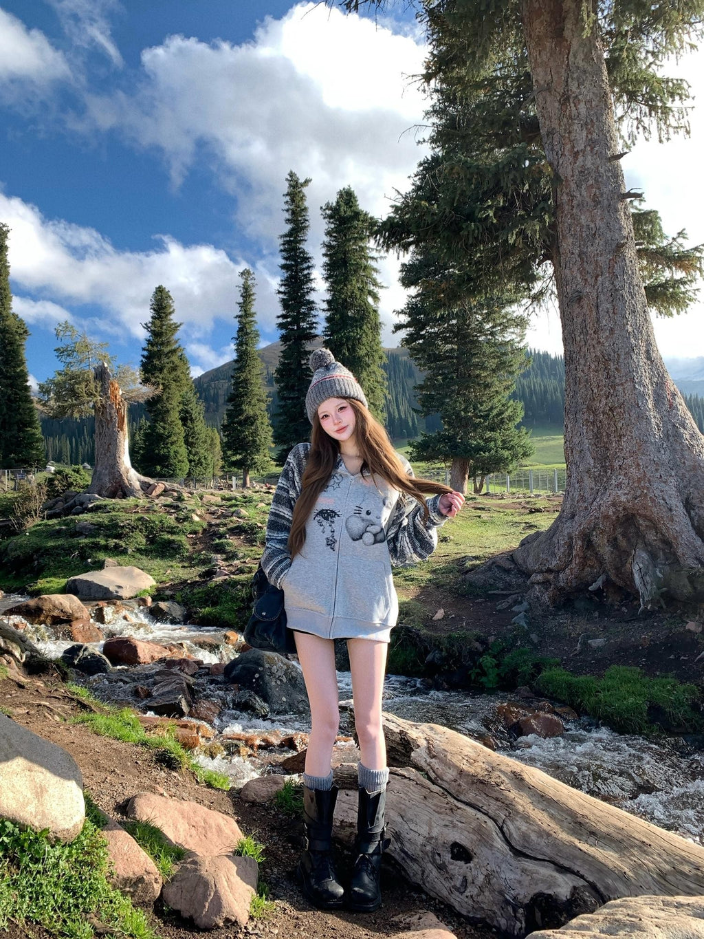PoopyLii Vintage Cartoon Cat Print Loose Fit Women's Cotton Blend Zip-up Hoodies
