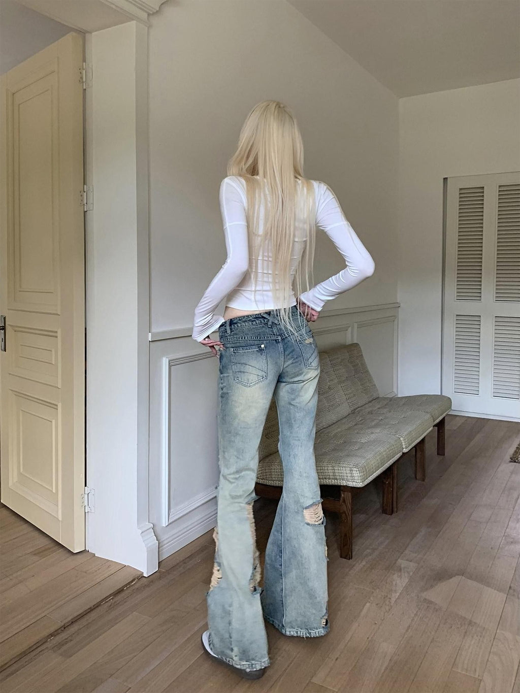 Rase le sol American Vintage Ripped Slim Low Rise Micro Flare Women's Denim Distressed Jeans