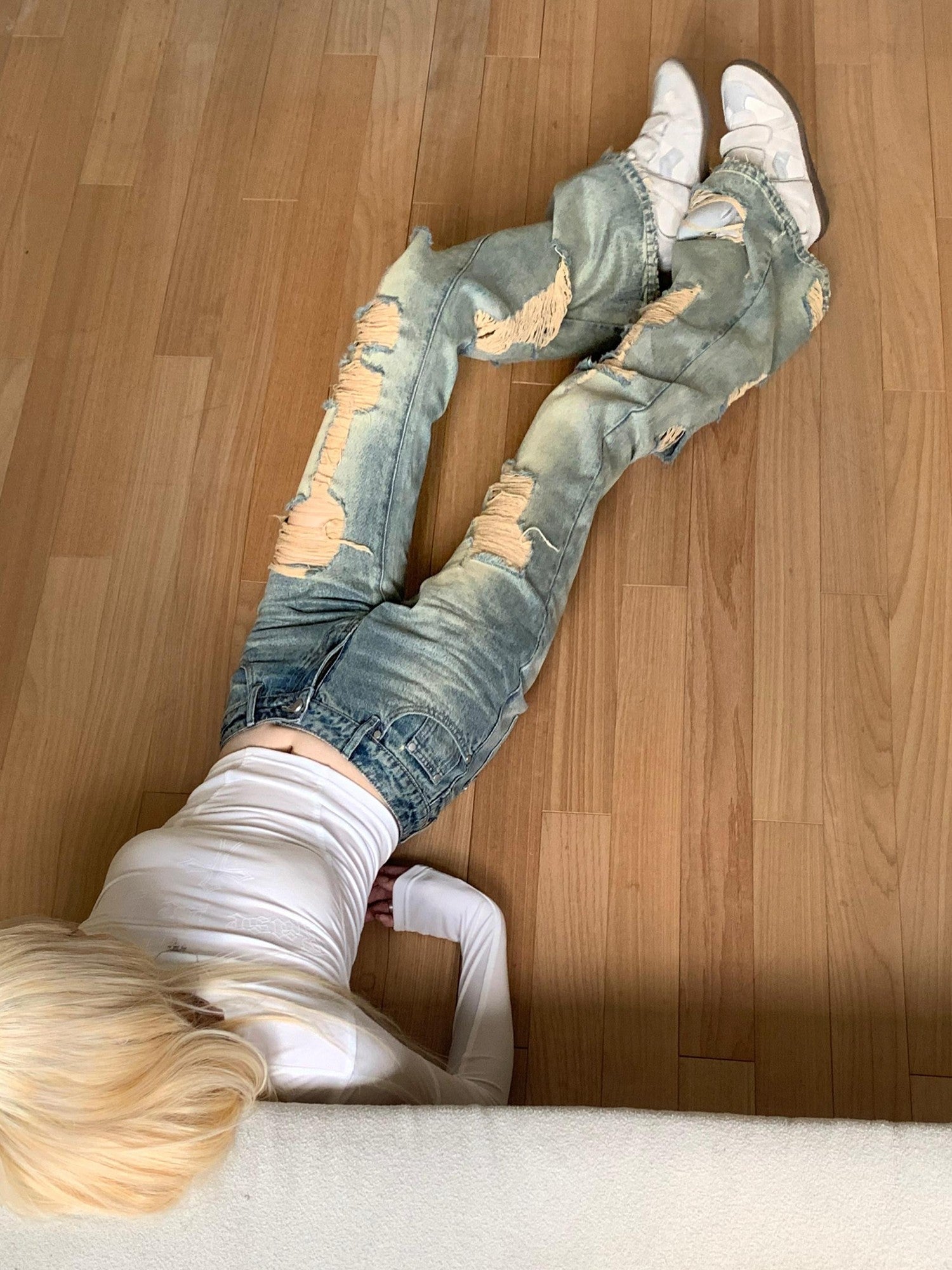 Rase le sol American Vintage Ripped Slim Low Rise Micro Flare Women's Denim Distressed Jeans