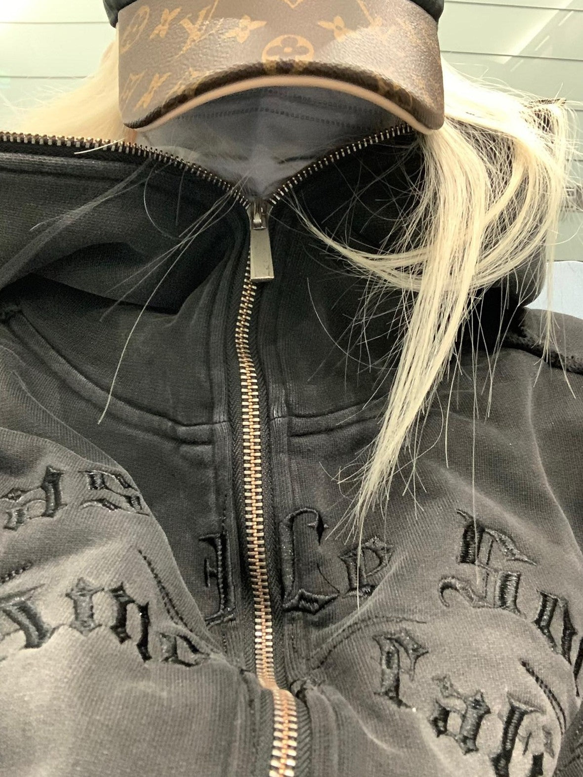 Rase le sol American Vintage Washed Distressed Shadow Strays Graphic Women's Zip-up Hoodies